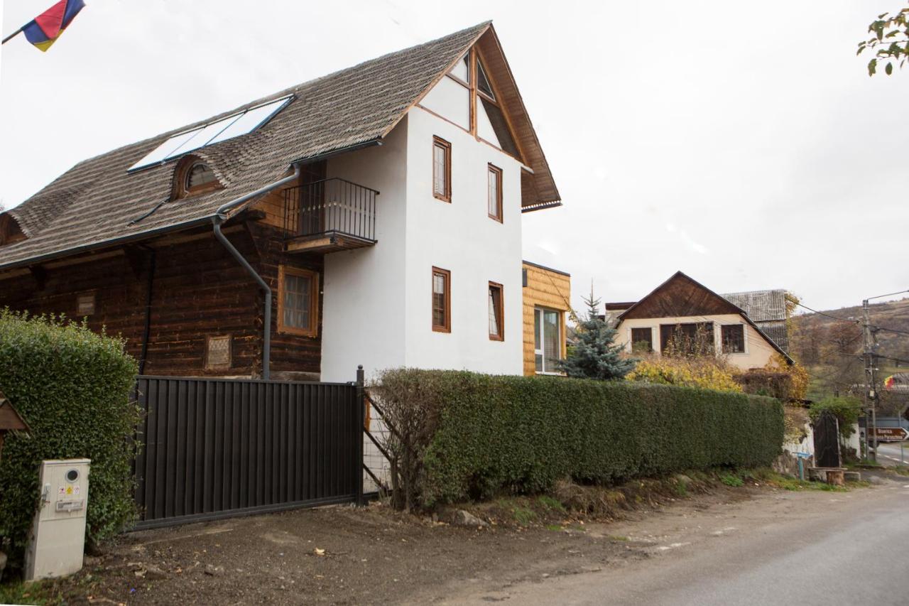Casa Cu Magnolii Hotel Poienile Izei Luaran gambar