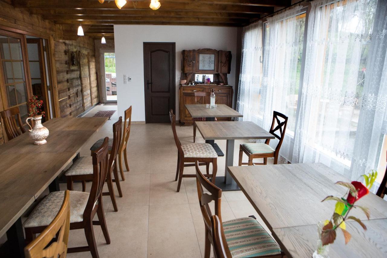 Casa Cu Magnolii Hotel Poienile Izei Luaran gambar