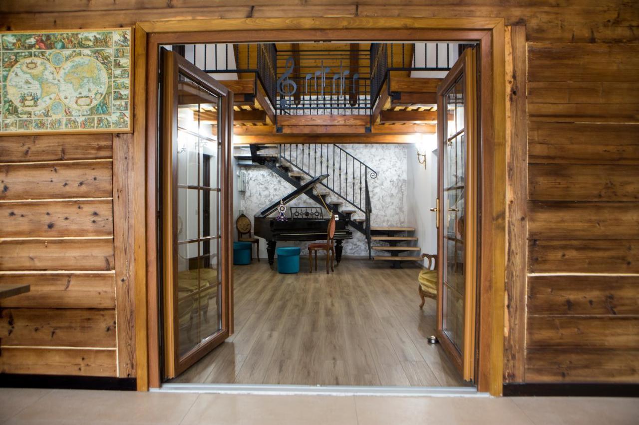 Casa Cu Magnolii Hotel Poienile Izei Luaran gambar