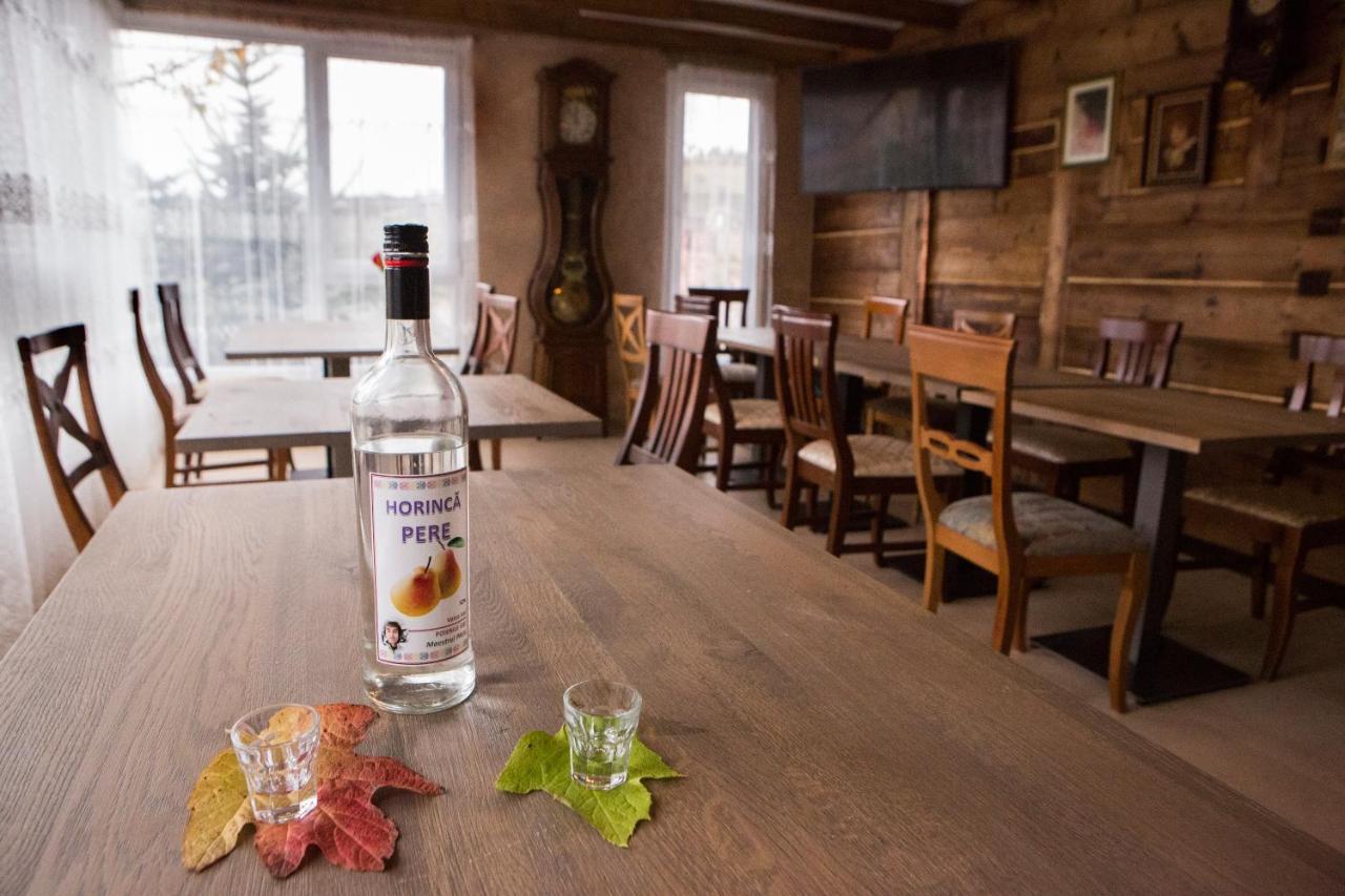 Casa Cu Magnolii Hotel Poienile Izei Luaran gambar