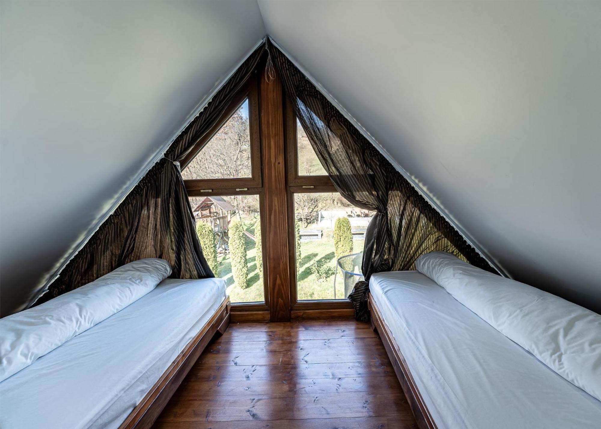 Casa Cu Magnolii Hotel Poienile Izei Luaran gambar