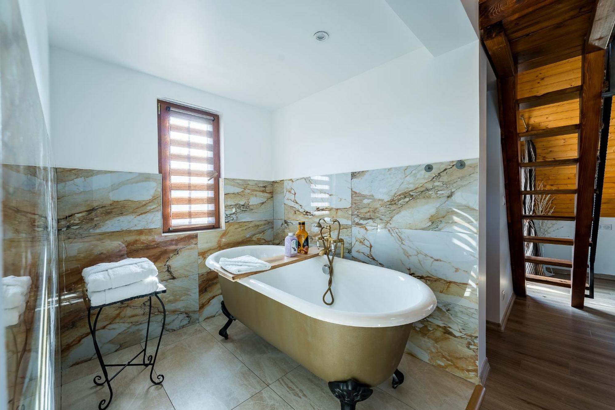 Casa Cu Magnolii Hotel Poienile Izei Luaran gambar