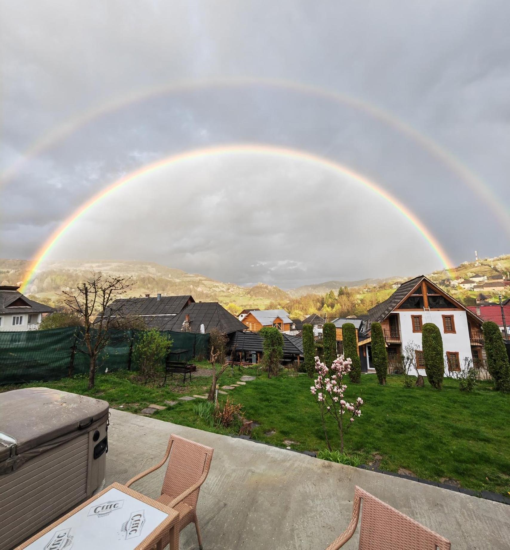 Casa Cu Magnolii Hotel Poienile Izei Luaran gambar