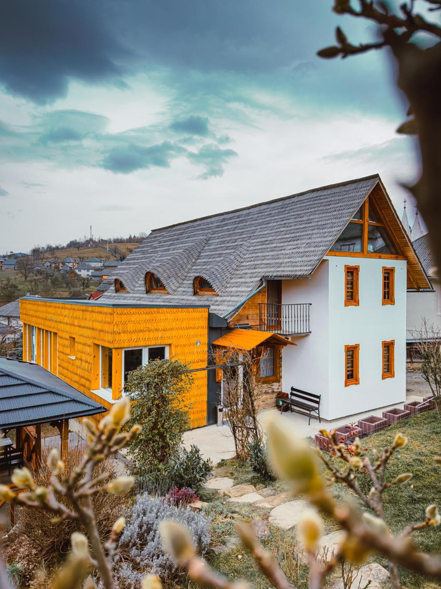 Casa Cu Magnolii Hotel Poienile Izei Luaran gambar